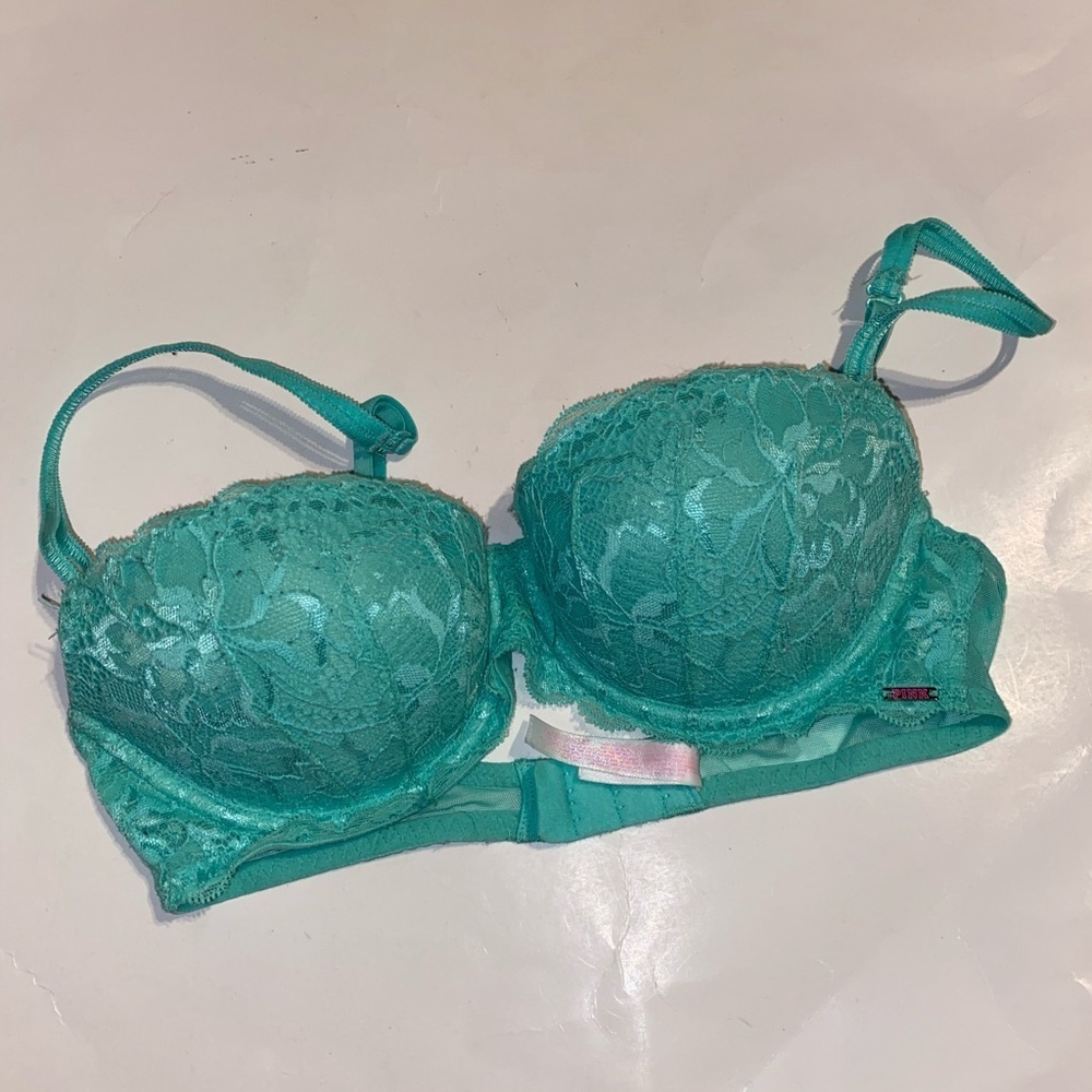 VS Pink bra